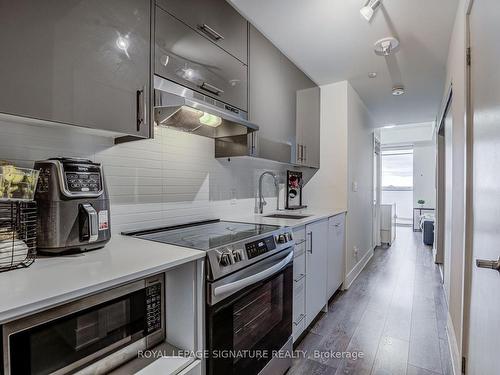 1205-188 Fairview Mall Dr, Toronto, ON - Indoor Photo Showing Kitchen With Upgraded Kitchen