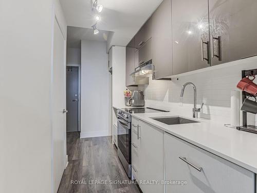 1205-188 Fairview Mall Dr, Toronto, ON - Indoor Photo Showing Kitchen