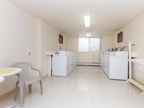 221-964 Heywood Ave, Victoria, BC - Indoor Photo Showing Laundry Room