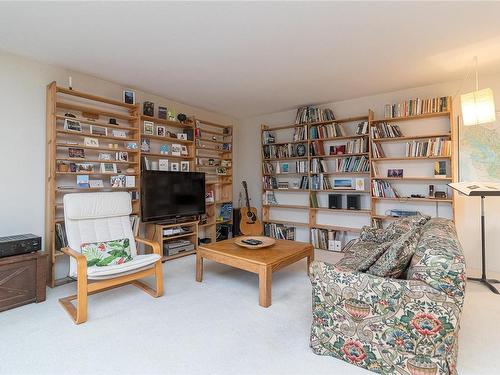 221-964 Heywood Ave, Victoria, BC - Indoor Photo Showing Living Room