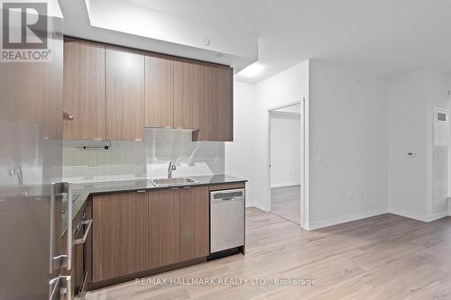 405 - 50 Ann O'Reilly Road, Toronto, ON - Indoor Photo Showing Kitchen