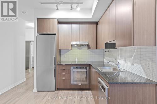 405 - 50 Ann O'Reilly Road, Toronto, ON - Indoor Photo Showing Kitchen With Upgraded Kitchen