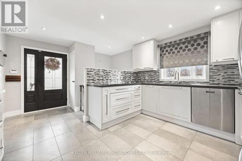 15 Rosewood Avenue, Toronto, ON - Indoor Photo Showing Kitchen With Upgraded Kitchen