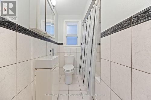 15 Rosewood Avenue, Toronto, ON - Indoor Photo Showing Bathroom