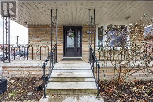 15 Rosewood Avenue, Toronto, ON - Outdoor