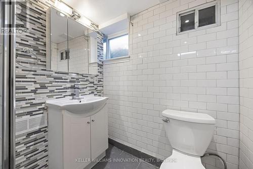 15 Rosewood Avenue, Toronto, ON - Indoor Photo Showing Bathroom