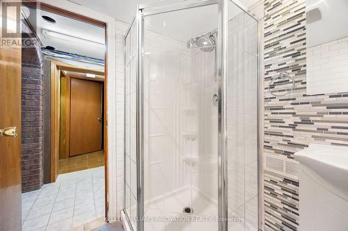 15 Rosewood Avenue, Toronto, ON - Indoor Photo Showing Bathroom