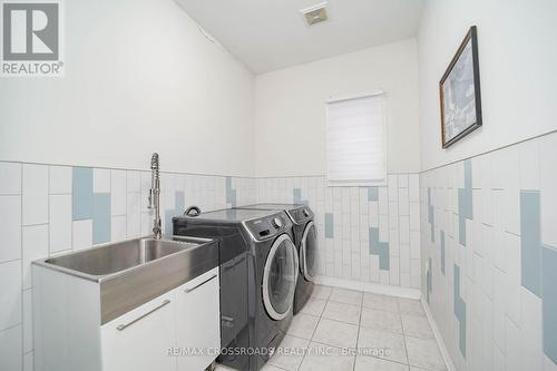 1383 Langley Circle N, Oshawa, ON - Indoor Photo Showing Laundry Room