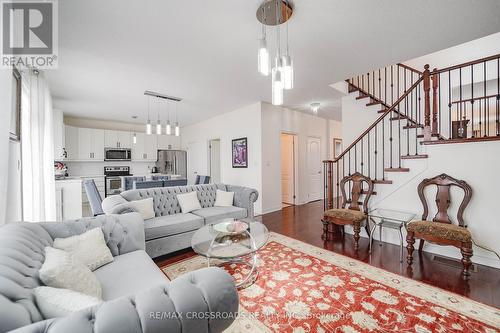 1383 Langley Circle N, Oshawa, ON - Indoor Photo Showing Living Room