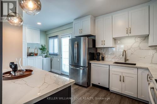 752 Beach Boulevard, Hamilton, ON - Indoor Photo Showing Kitchen