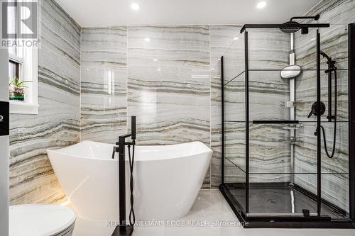 752 Beach Boulevard, Hamilton, ON - Indoor Photo Showing Bathroom