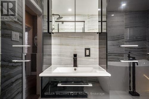 752 Beach Boulevard, Hamilton, ON - Indoor Photo Showing Bathroom