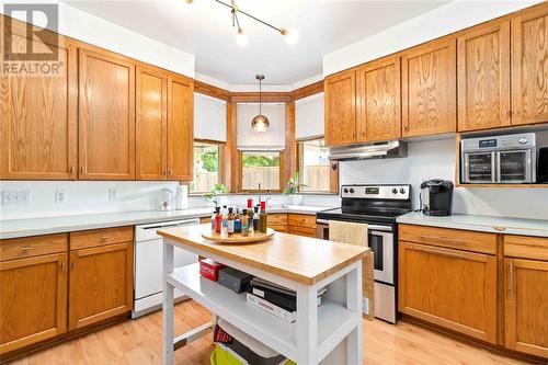 304 Durand Street, Sarnia, ON - Indoor Photo Showing Kitchen