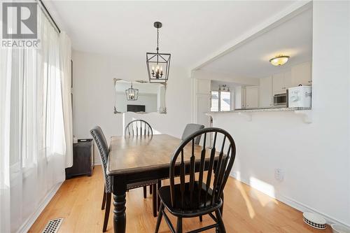 1144 Cathcart Boulevard, Sarnia, ON - Indoor Photo Showing Dining Room