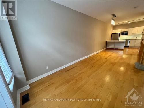 B - 407 Mackay Street, Ottawa, ON - Indoor