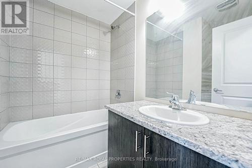 784 Eddystone Path, Oshawa, ON - Indoor Photo Showing Bathroom