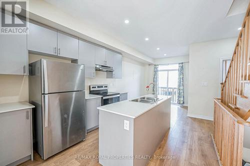 784 Eddystone Path, Oshawa, ON - Indoor Photo Showing Kitchen With Double Sink