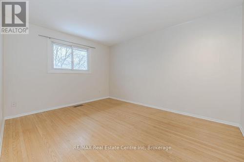 70 Gail Street, Cambridge, ON - Indoor Photo Showing Other Room