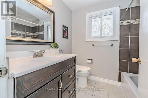 70 Gail Street, Cambridge, ON - Indoor Photo Showing Bathroom