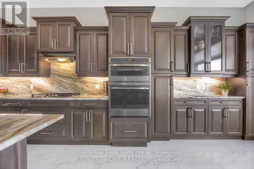 27 Deerfield Lane, Hamilton, ON - Indoor Photo Showing Kitchen