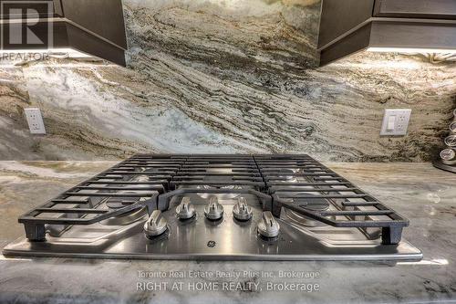 27 Deerfield Lane, Hamilton, ON - Indoor Photo Showing Kitchen