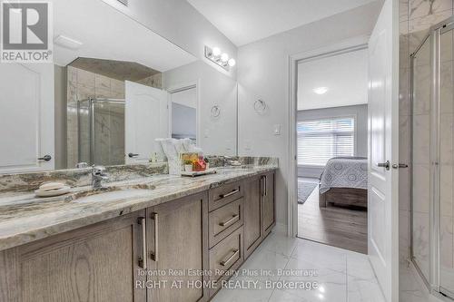 27 Deerfield Lane, Hamilton, ON - Indoor Photo Showing Bathroom