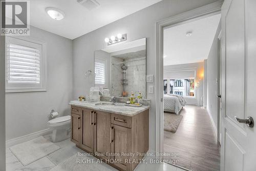 27 Deerfield Lane, Hamilton, ON - Indoor Photo Showing Bathroom