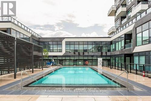 901 - 2481 Taunton Road, Oakville, ON - Outdoor With In Ground Pool