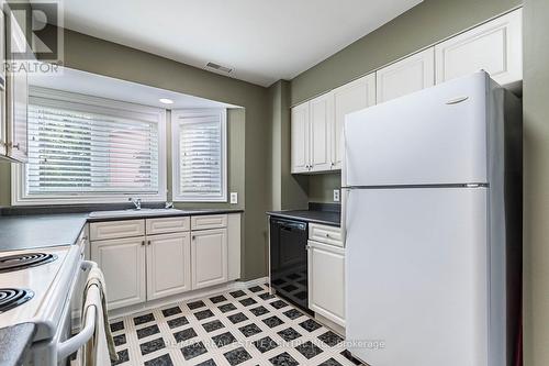 51 - 245 Bishop Street, Cambridge, ON - Indoor Photo Showing Kitchen