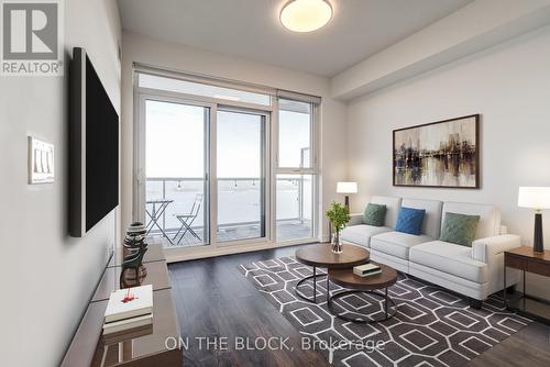 3204 - 20 Richardson Street, Toronto, ON - Indoor Photo Showing Living Room