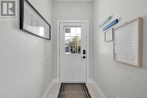 17 - 500 Sunnystone Road, London, ON - Indoor Photo Showing Other Room