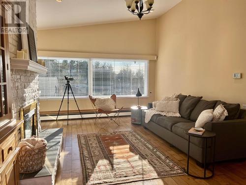 1475 Albatross Avenue, Kitimat, BC - Indoor Photo Showing Living Room