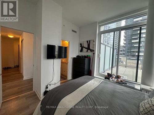 802 - 290 Adelaide Street W, Toronto, ON - Indoor Photo Showing Bedroom