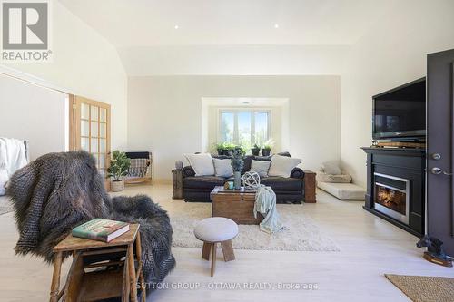 18924 County Road 22 Road S, North Glengarry, ON - Indoor Photo Showing Living Room With Fireplace