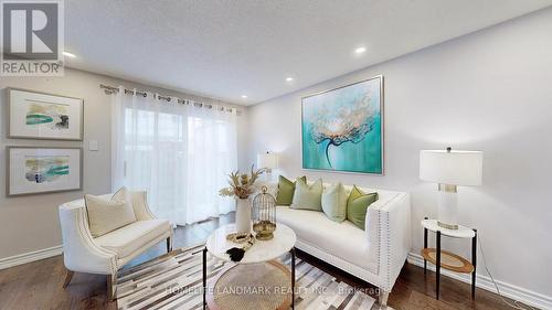 59 Raleigh Crescent, Markham, ON - Indoor Photo Showing Living Room