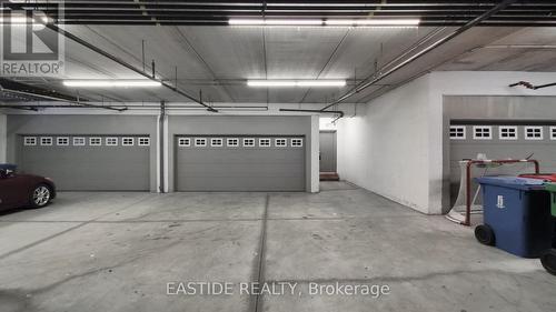 4123 Shipp Drive, Mississauga, ON - Indoor Photo Showing Garage