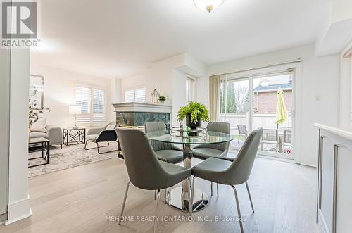 1030 Old Oak Drive, Oakville, ON - Indoor Photo Showing Dining Room