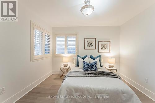 1030 Old Oak Drive, Oakville, ON - Indoor Photo Showing Bedroom