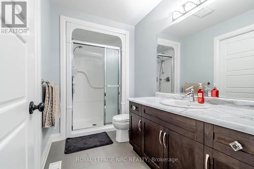 25 - 7 Gibson Place, St. Catharines (451 - Downtown), ON - Indoor Photo Showing Bathroom