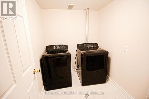 B3 - 2523 Sharon Crescent, Mississauga, ON - Indoor Photo Showing Laundry Room