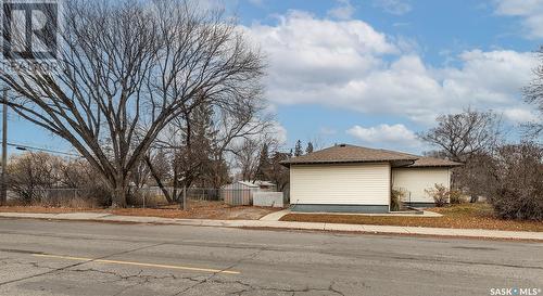 401 S Avenue N, Saskatoon, SK - Outdoor