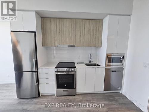 2206B - 50 Upper Mall Way, Vaughan, ON - Indoor Photo Showing Kitchen