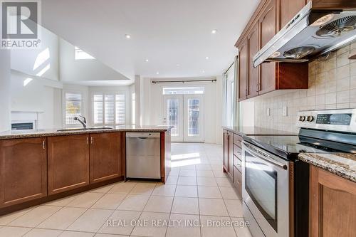 566 North Park Boulevard, Oakville, ON - Indoor Photo Showing Kitchen