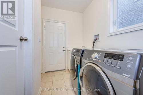 566 North Park Boulevard, Oakville, ON - Indoor Photo Showing Laundry Room