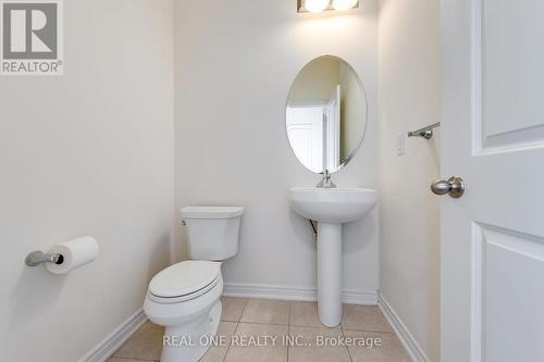 566 North Park Boulevard, Oakville, ON - Indoor Photo Showing Bathroom