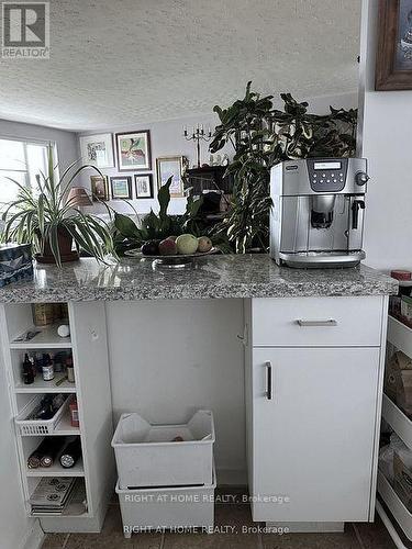 603 - 346 The West Mall, Toronto, ON - Indoor Photo Showing Kitchen