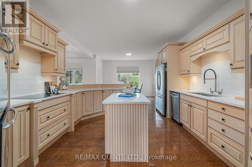 107 Country Charm Drive, Belleville, ON - Indoor Photo Showing Kitchen