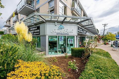 C2 15777 Marine Drive, White Rock, BC 