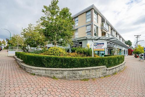 C2 15777 Marine Drive, White Rock, BC 