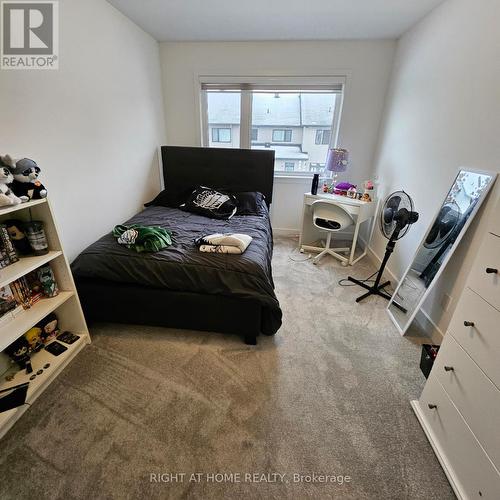 49 Moosonee Crescent, Ottawa, ON - Indoor Photo Showing Bedroom